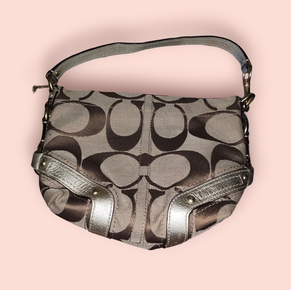 Coach Handbags - Coach Small Signature Purse